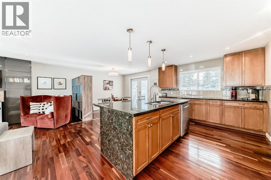 Single Family House Bi-level for Sale in  Varbow Place NW Varsity Calgary 