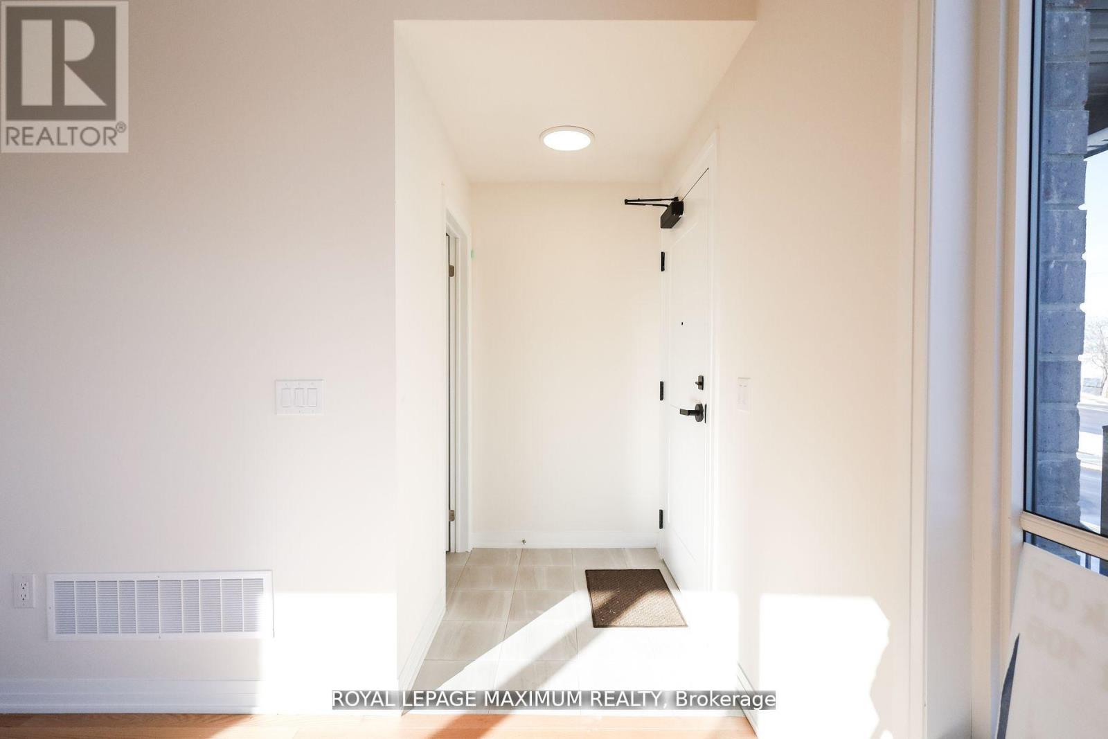 11 Baynes Unit 1 photo 4