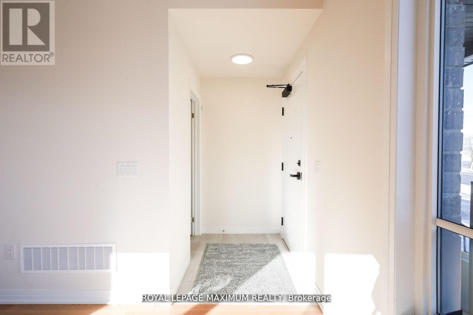 11 Baynes Unit 1 photo 5