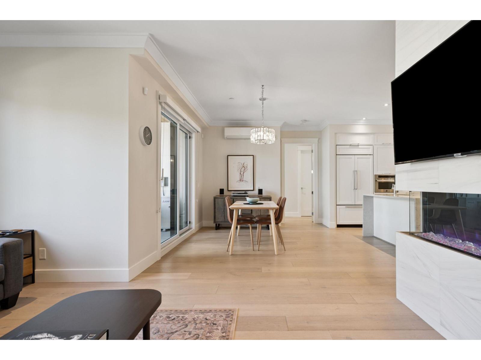 206 23189 FRANCIS AVENUE, Langley