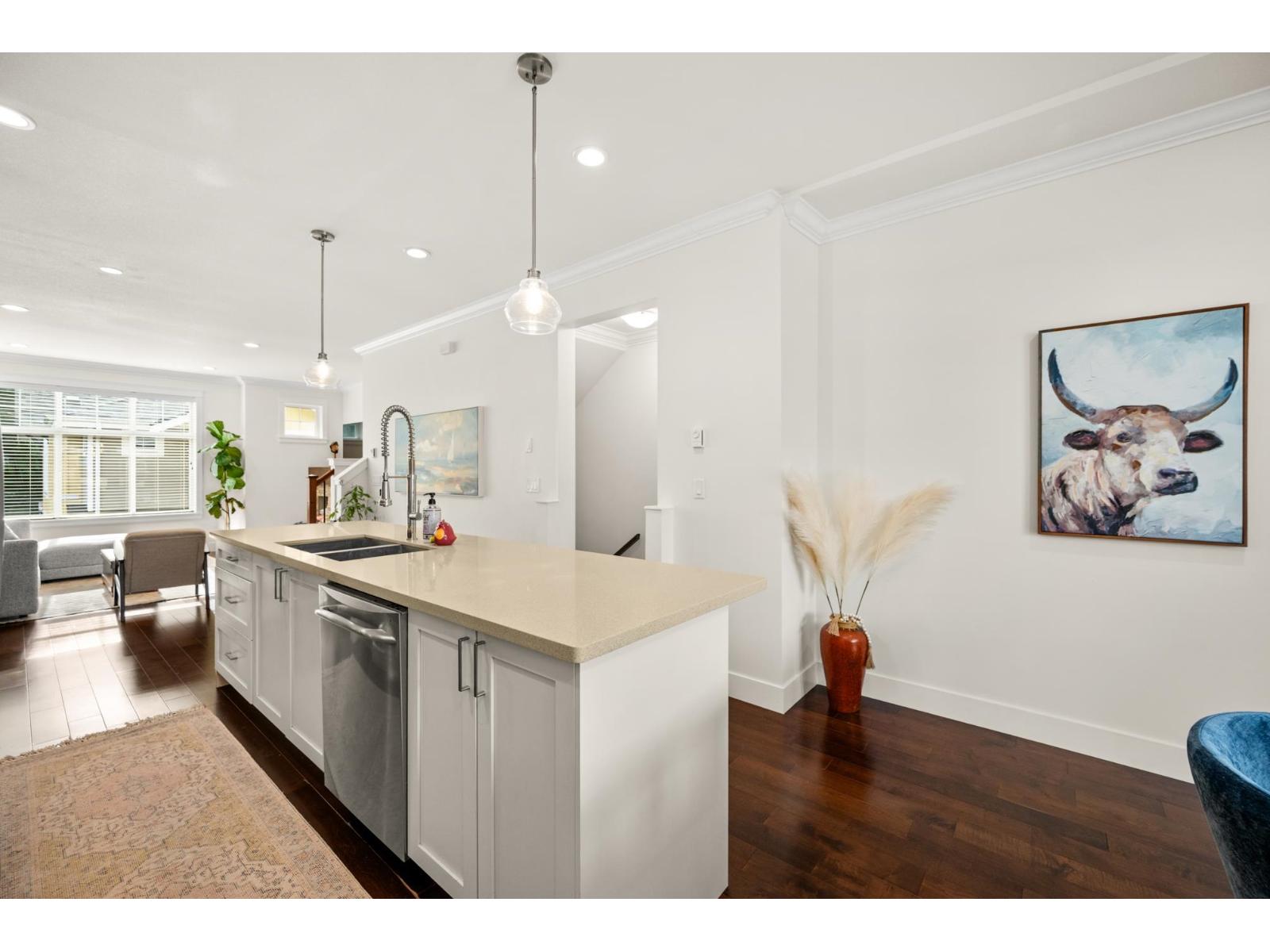 7 17171 2B AVENUE, Surrey