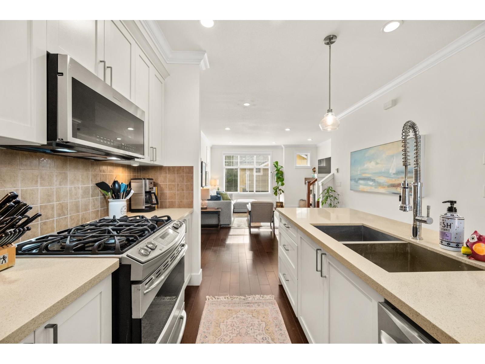 7 17171 2B AVENUE, Surrey