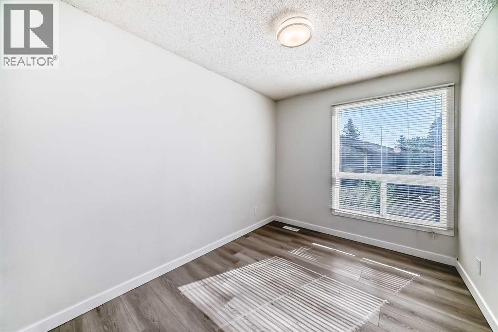 Single Family House for Sale in   Rundleson Road NE Rundle Calgary 