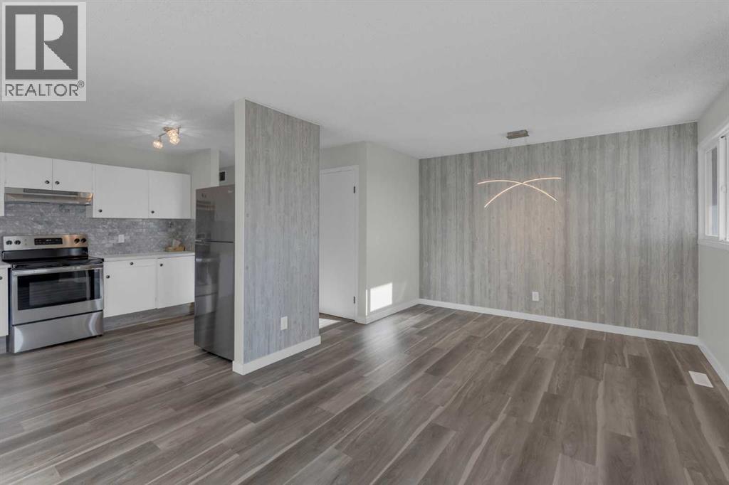 Single Family House for Sale in   Fonda Way SE Forest Heights Calgary 