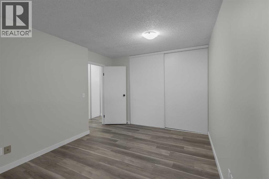 Single Family House for Sale in   Fonda Way SE Forest Heights Calgary 