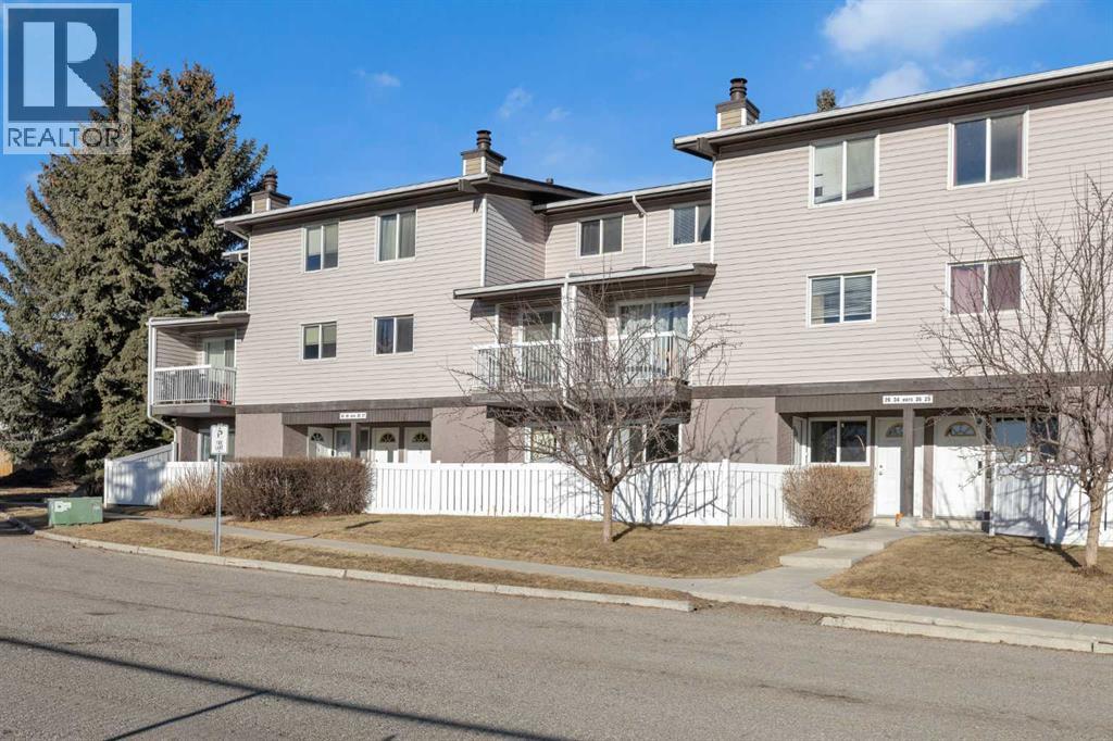 Single Family House for Sale in   Fonda Way SE Forest Heights Calgary 