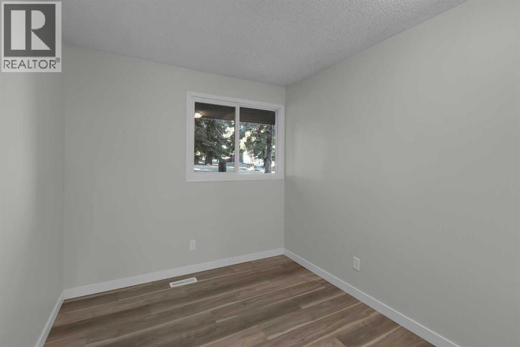 Single Family House for Sale in   Fonda Way SE Forest Heights Calgary 