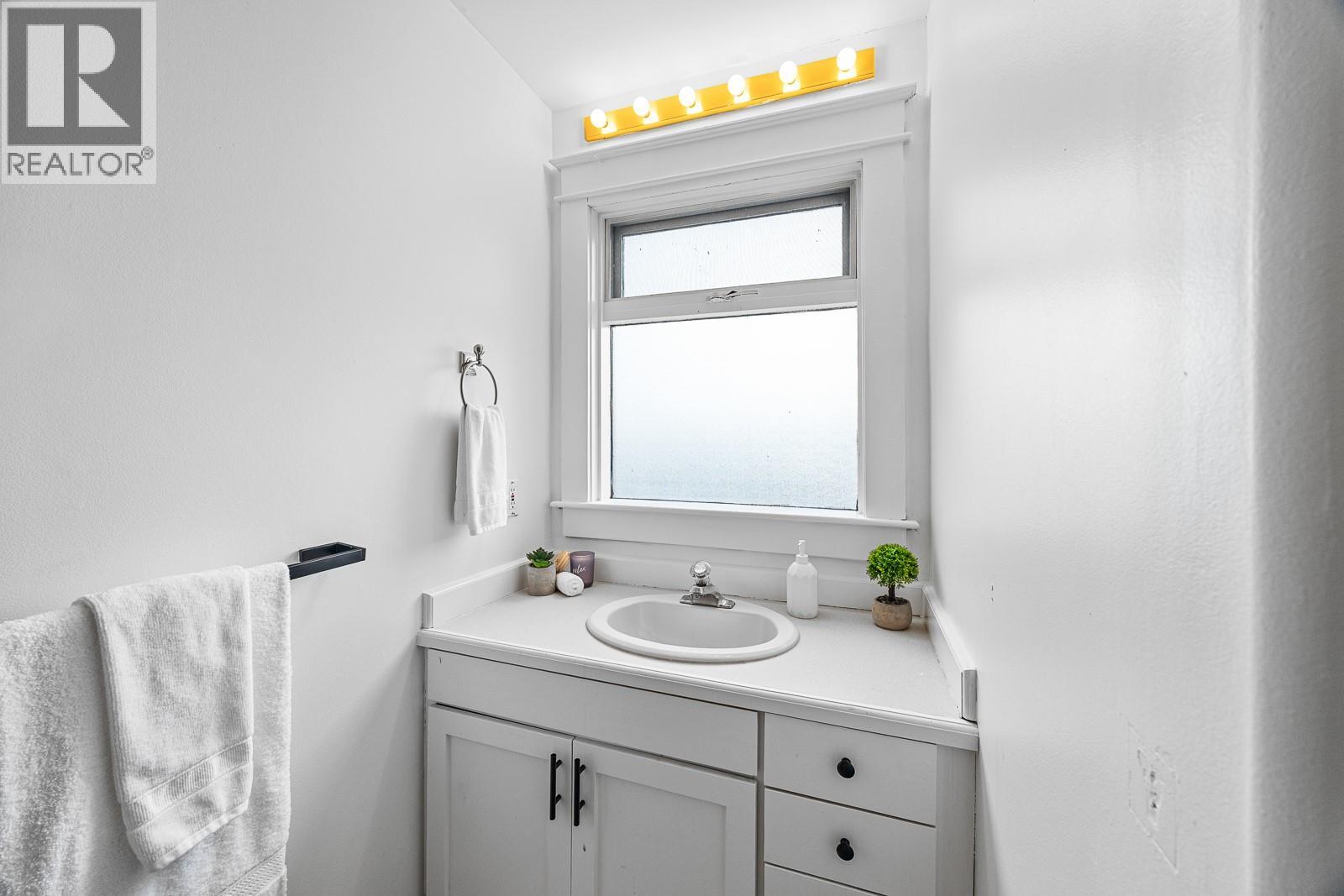 674 Udell Road, Kelowna