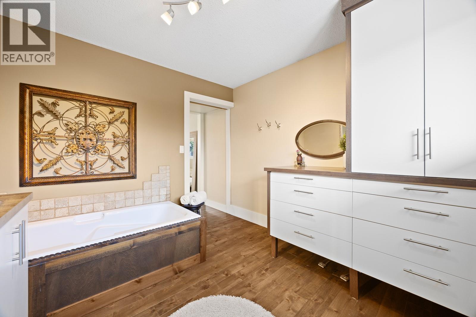  2140 Peters Road, West Kelowna