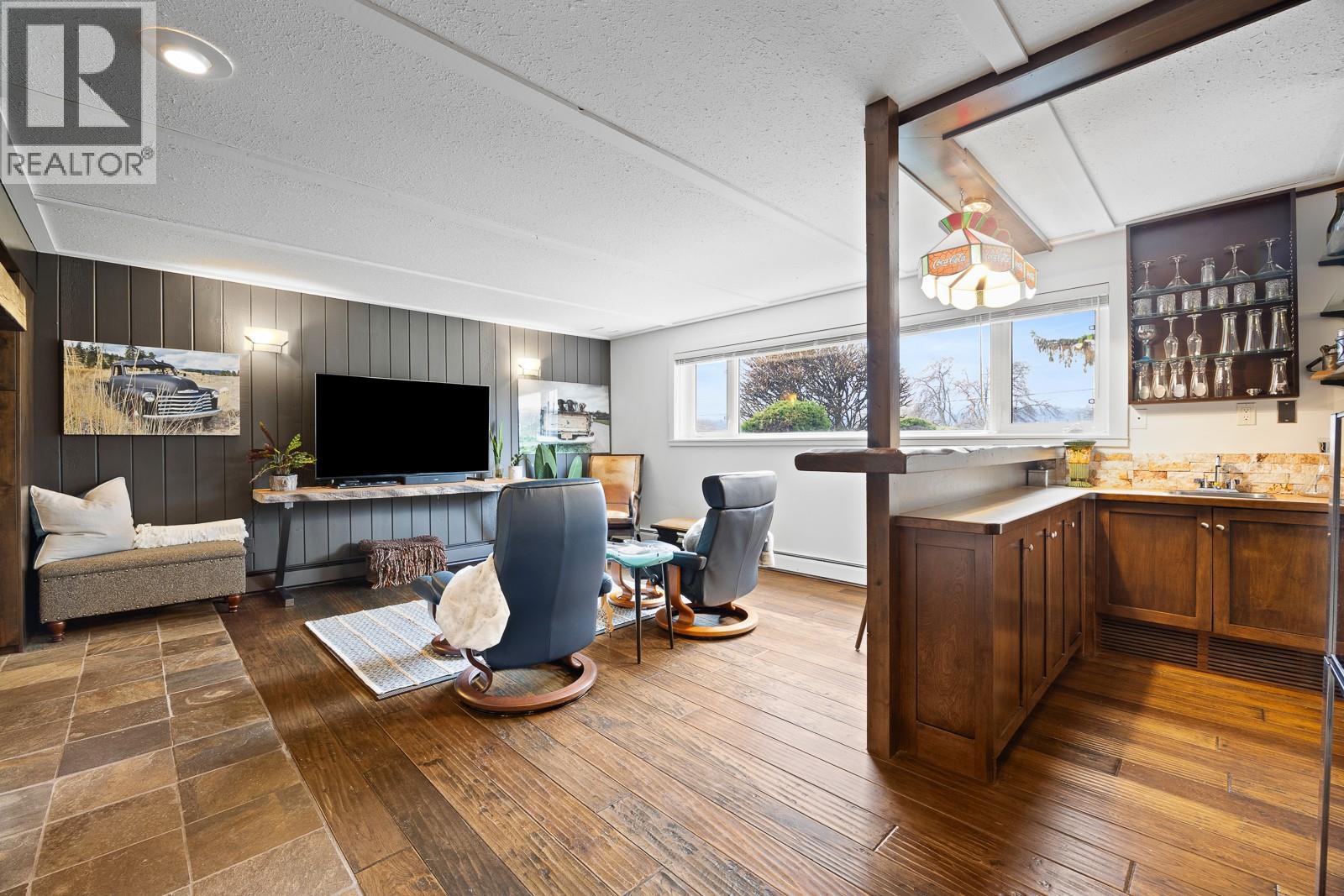  2140 Peters Road, West Kelowna