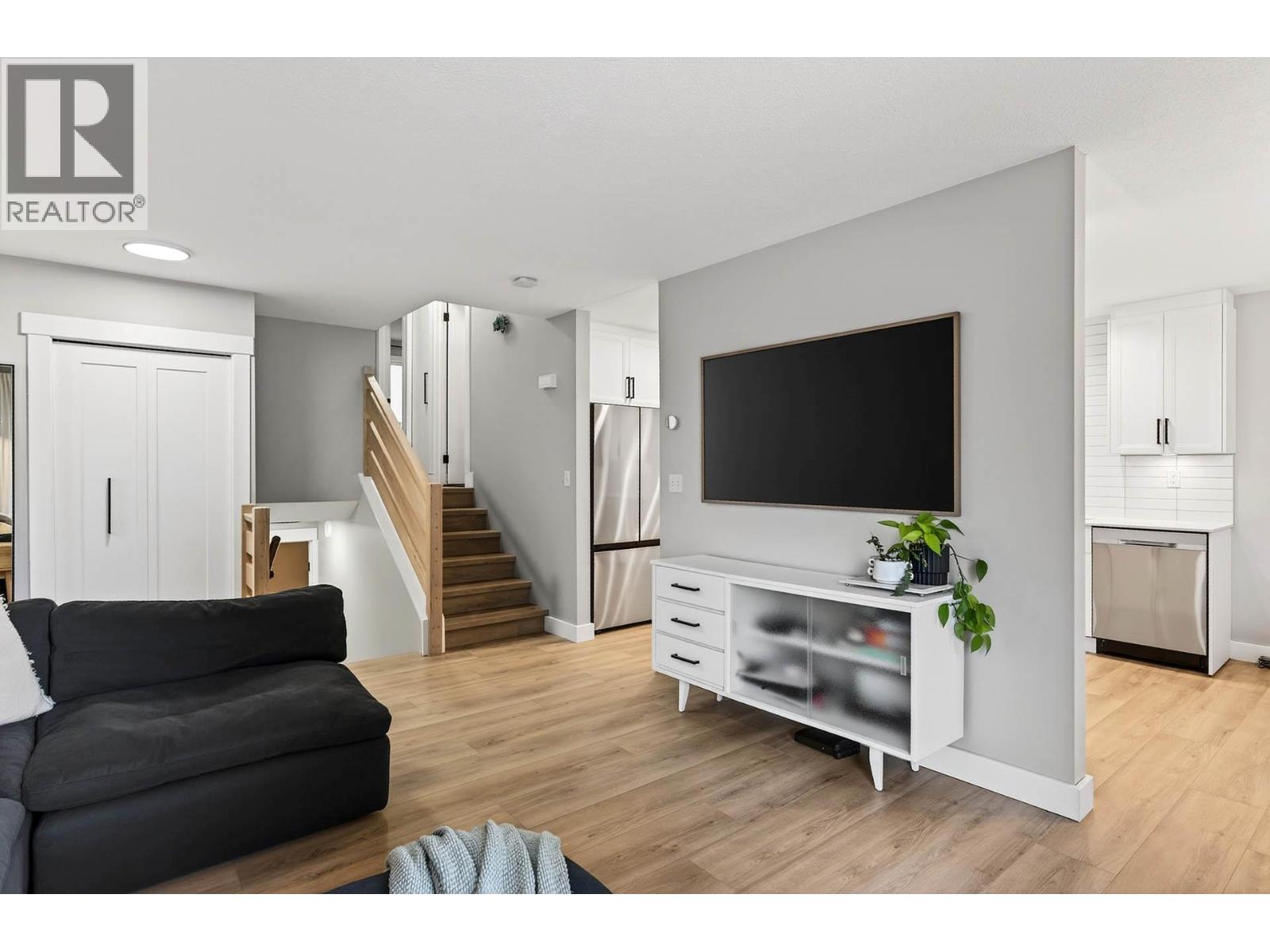 537 GLENEAGLES Drive, Kamloops