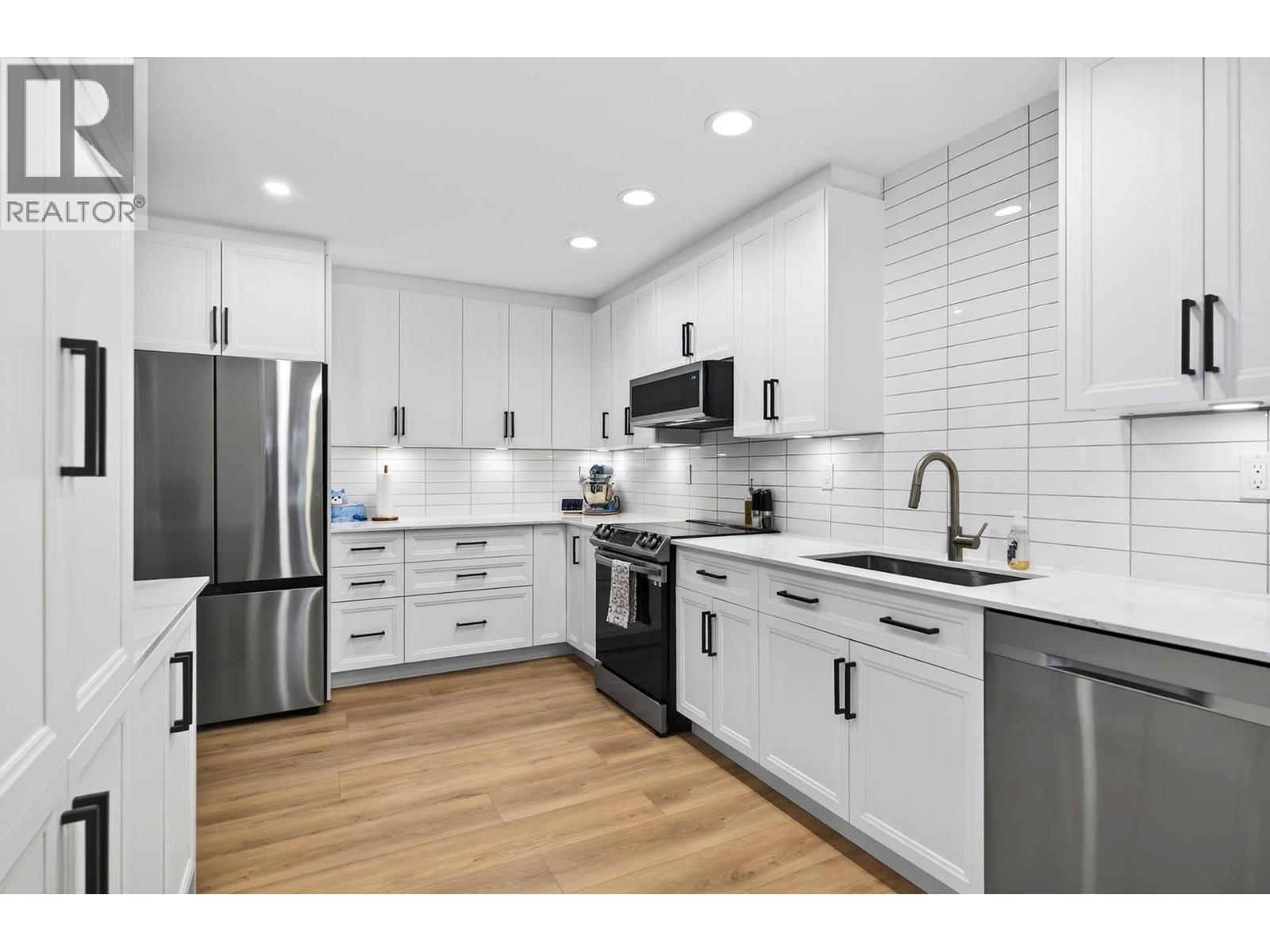 537 GLENEAGLES Drive, Kamloops