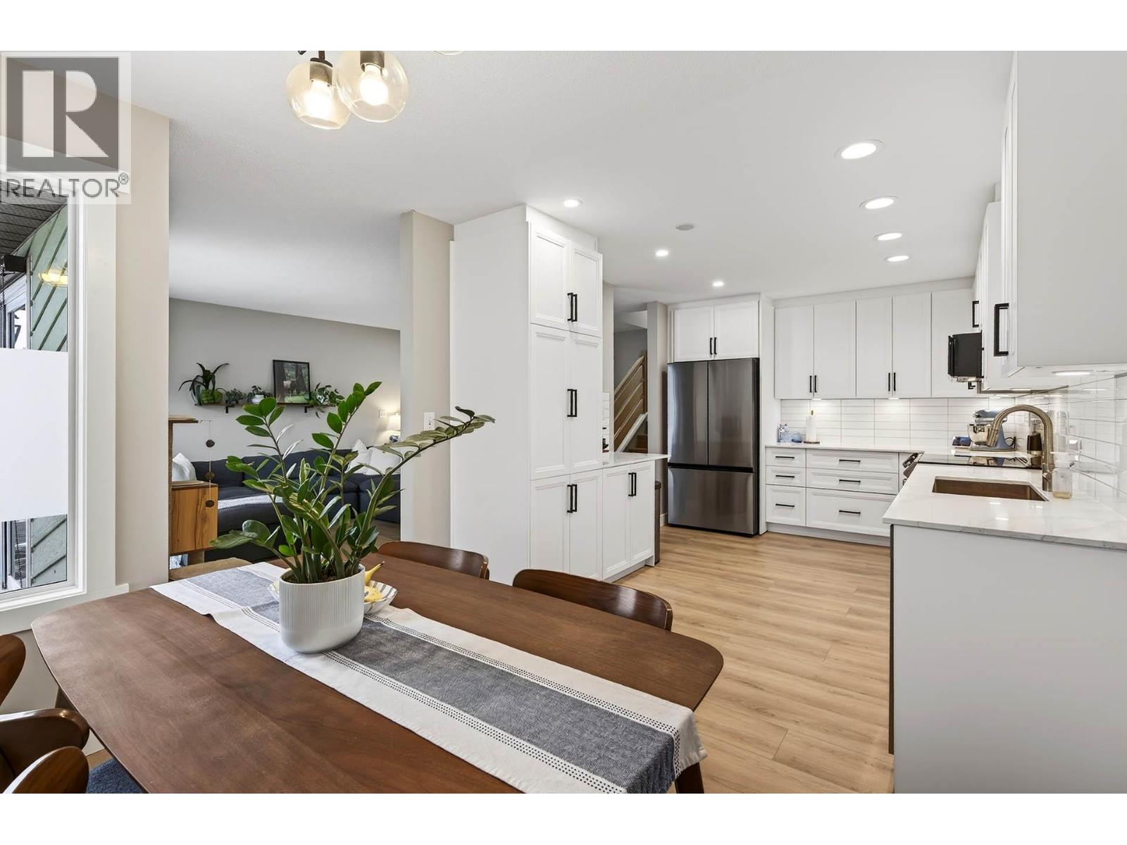 537 GLENEAGLES Drive, Kamloops