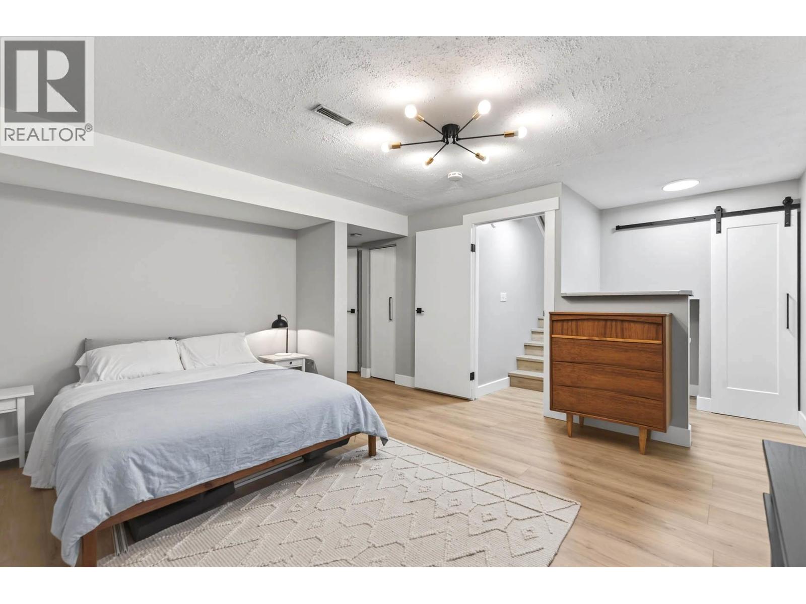 537 GLENEAGLES Drive, Kamloops