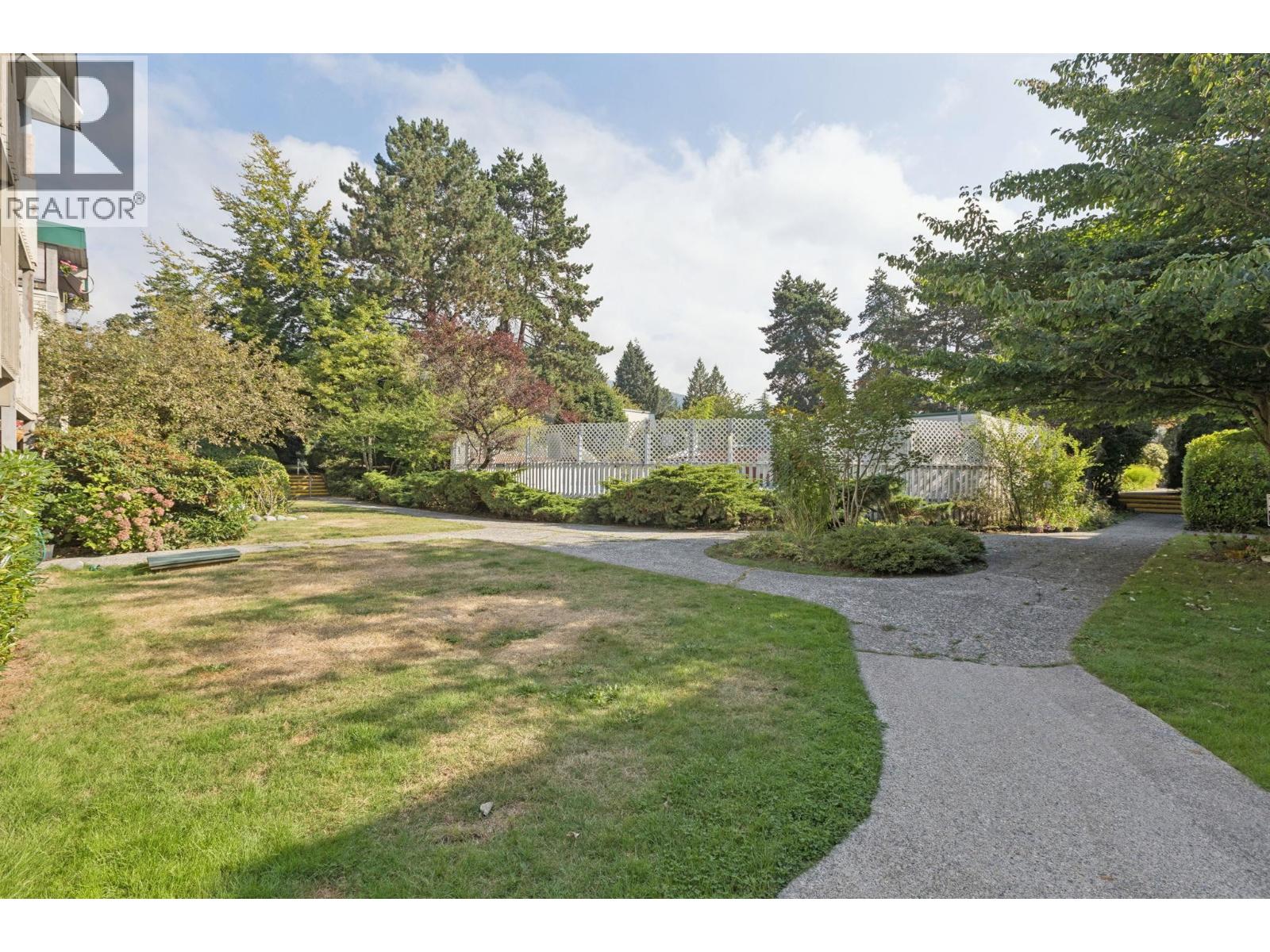 879 WESTVIEW CRESCENT, North Vancouver