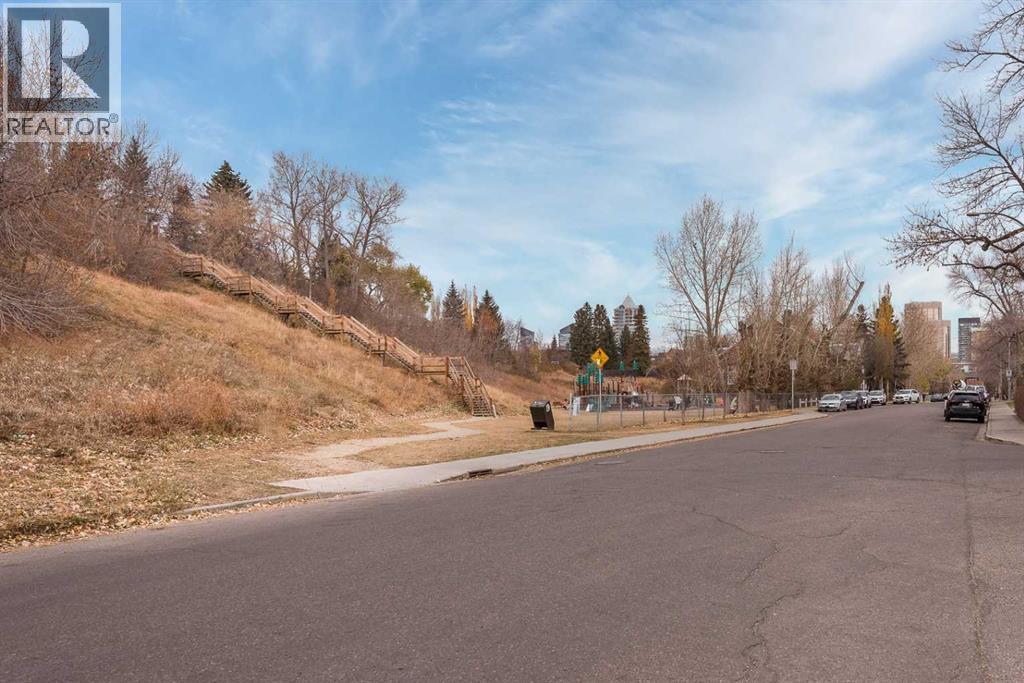 Single Family House for Sale in    Avenue SW Cliff Bungalow Calgary 