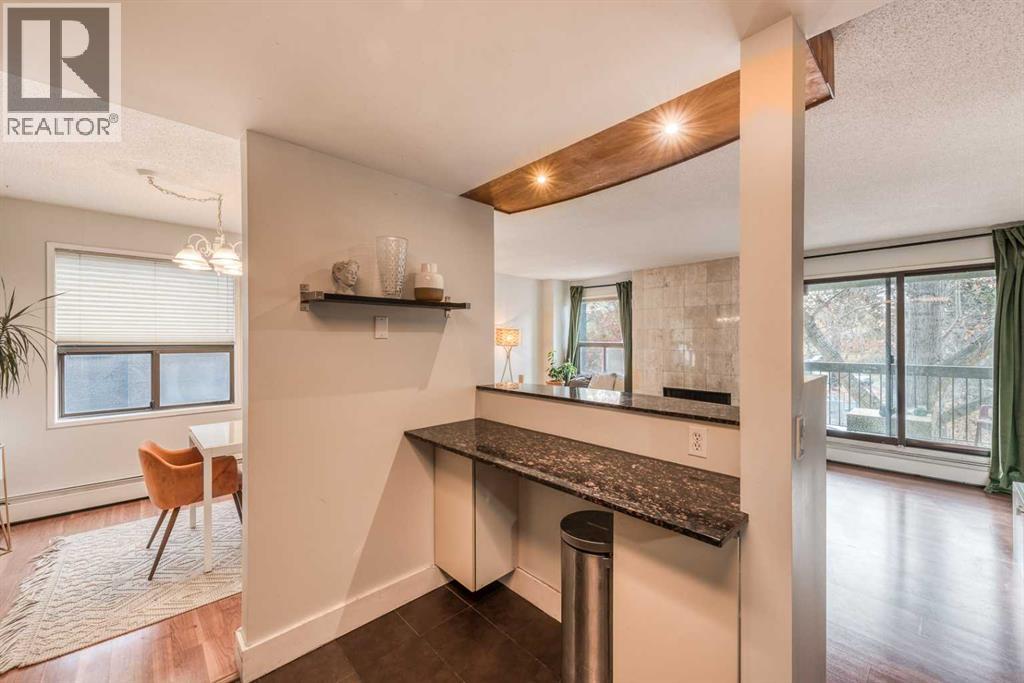 Single Family House for Sale in    Avenue SW Cliff Bungalow Calgary 