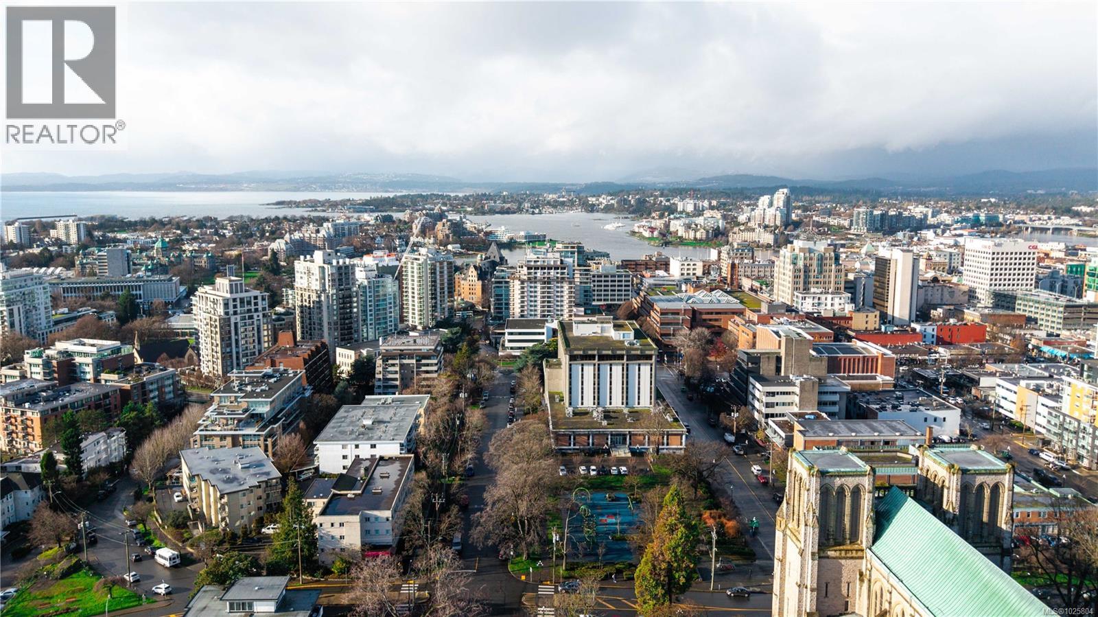 415 999 Burdett Avenue, Victoria