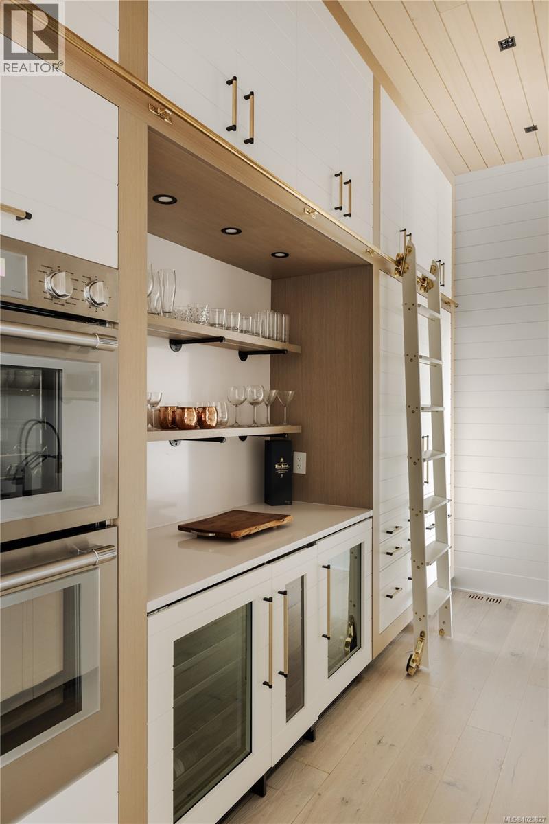  1424 Pinehurst Place, Langford