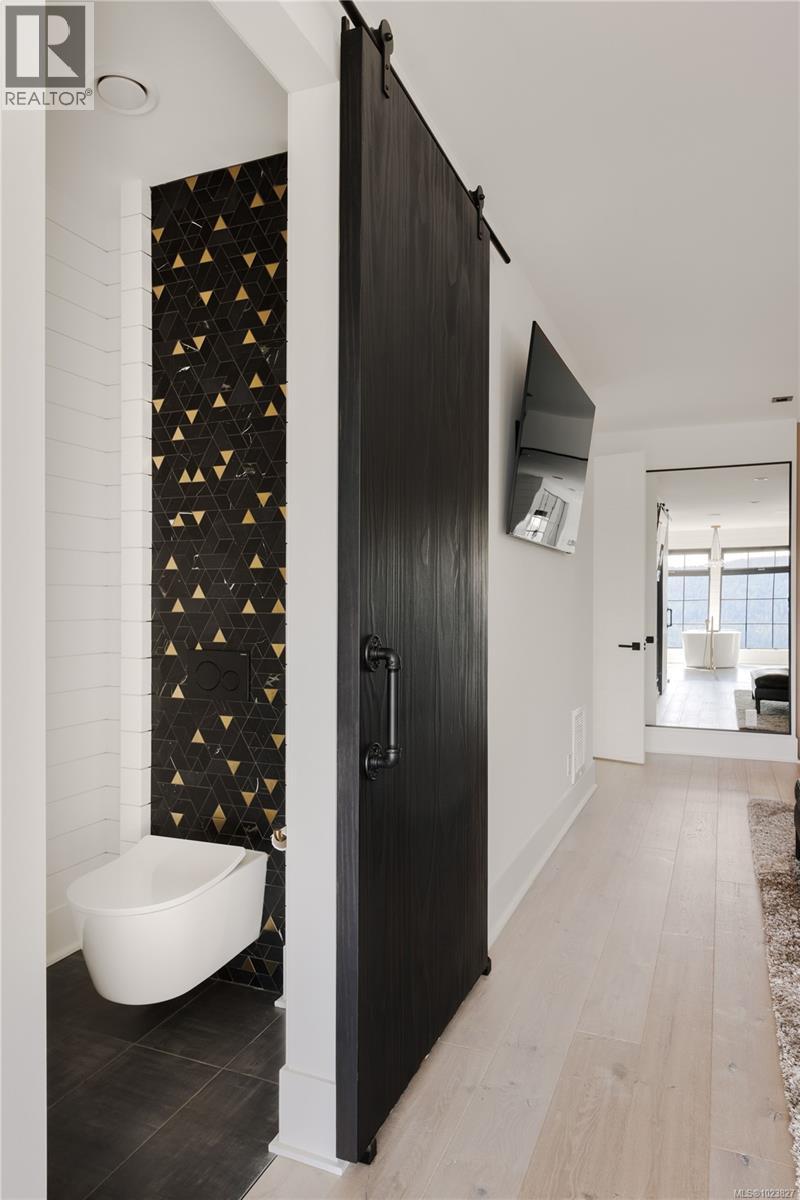  1424 Pinehurst Place, Langford