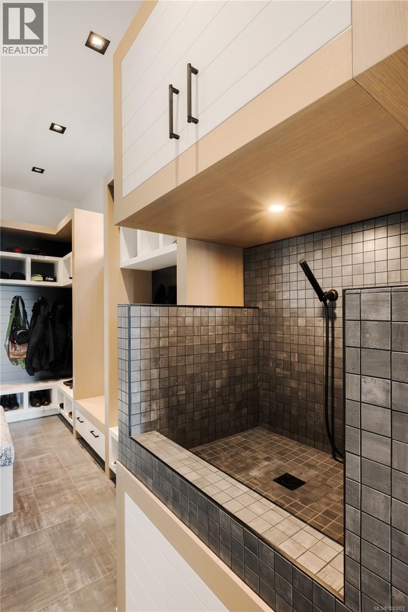  1424 Pinehurst Place, Langford