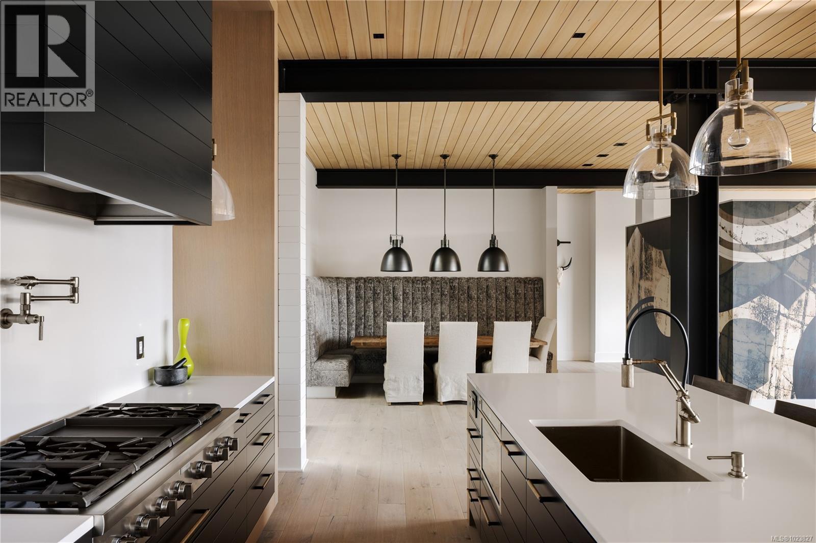  1424 Pinehurst Place, Langford