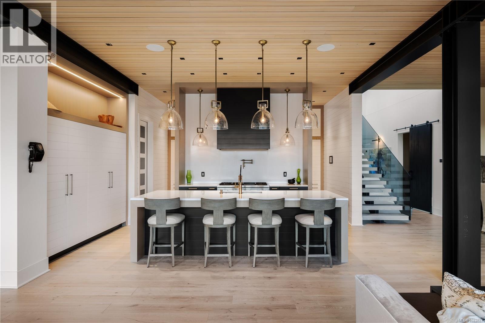  1424 Pinehurst Place, Langford