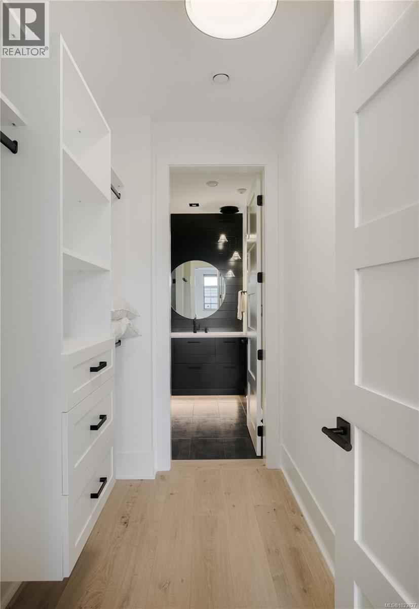  1424 Pinehurst Place, Langford