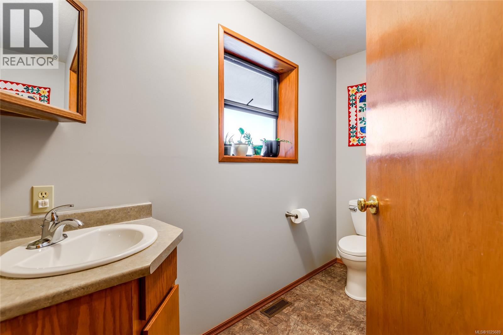 3846 Mitlenatch Dr, Campbell River