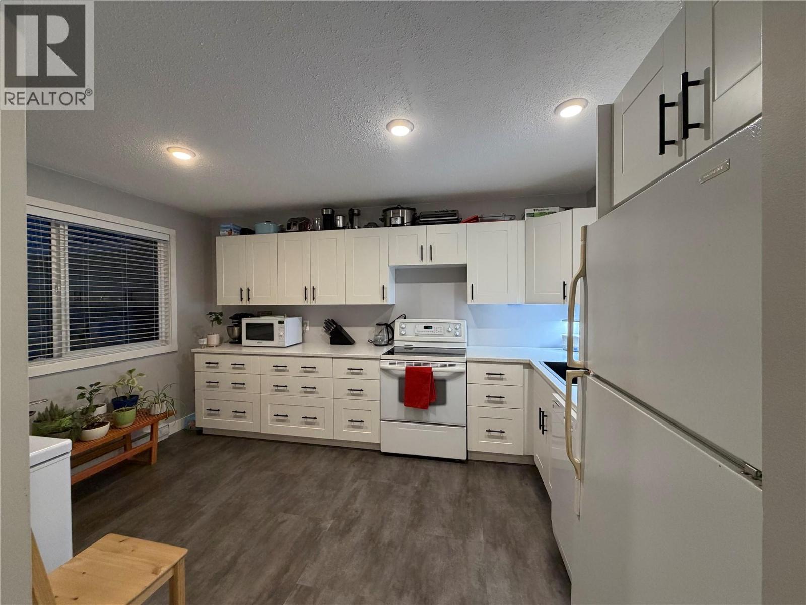 1697 Greenfield Avenue Unit# 42 - Photo 3 of 26, Kamloops, British Columbia