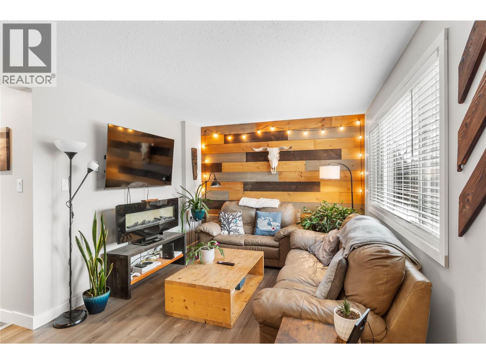 #42 1697 Greenfield Avenue - 6