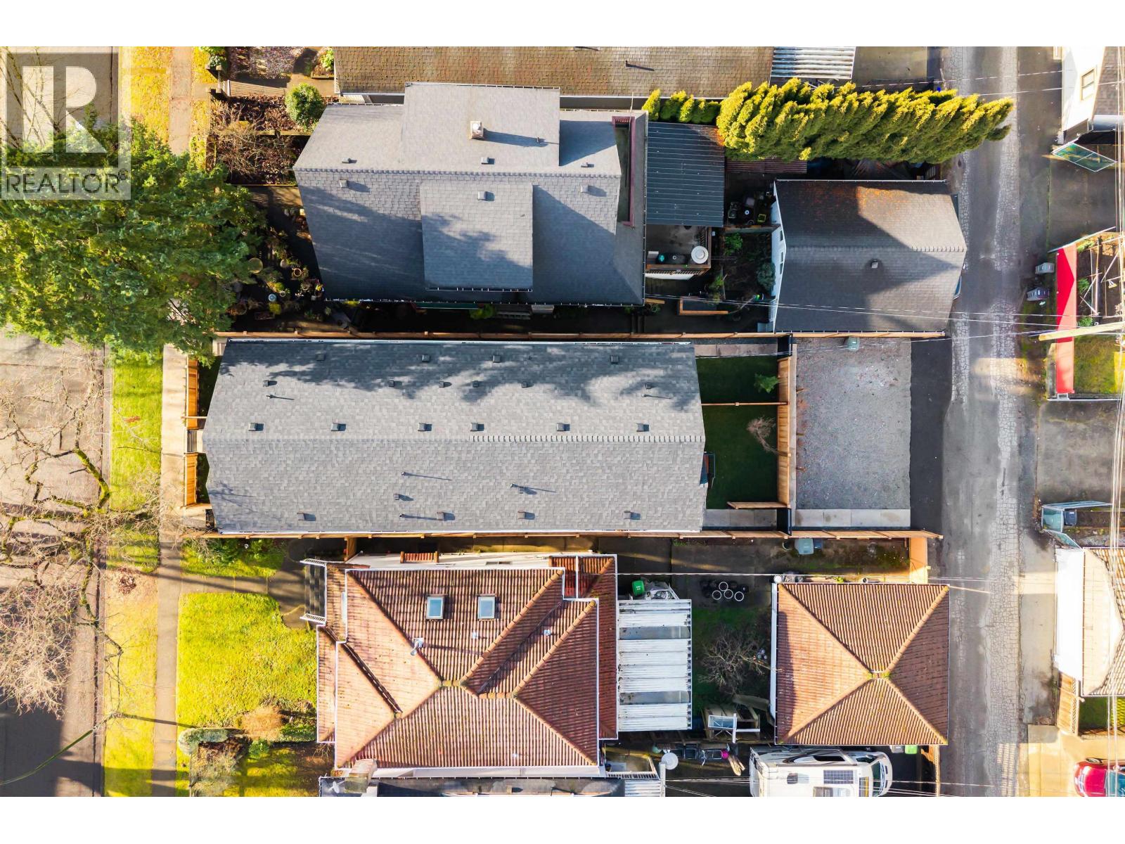 2 435 E 47TH AVENUE, Vancouver