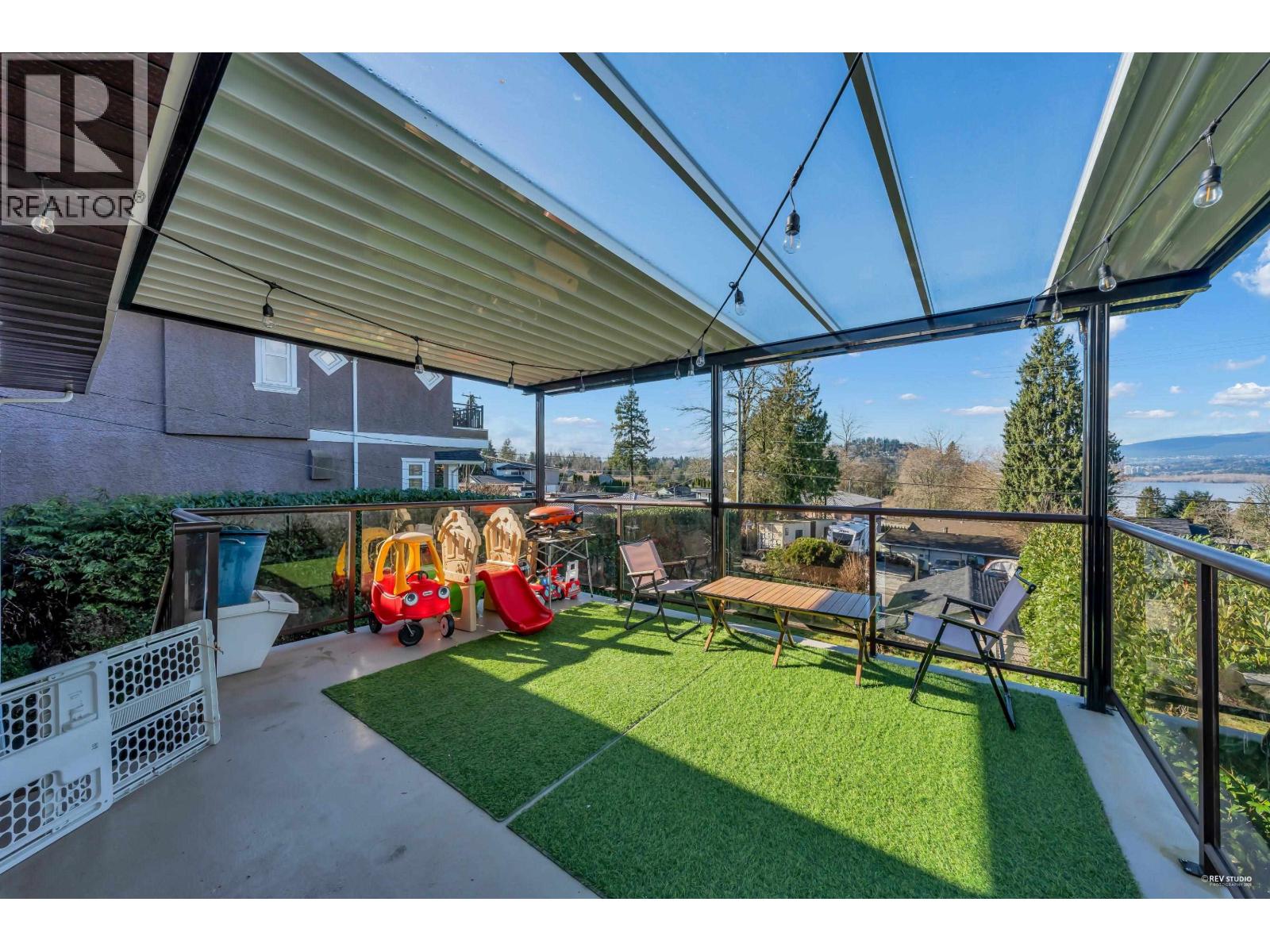 7247 BARNET ROAD, Burnaby