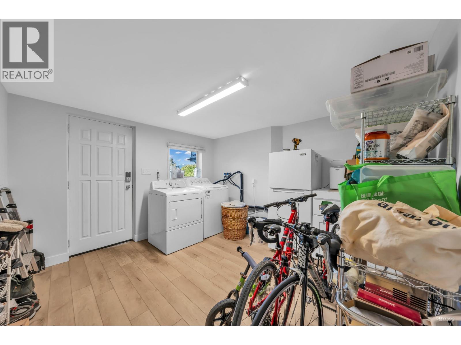 7247 BARNET ROAD, Burnaby