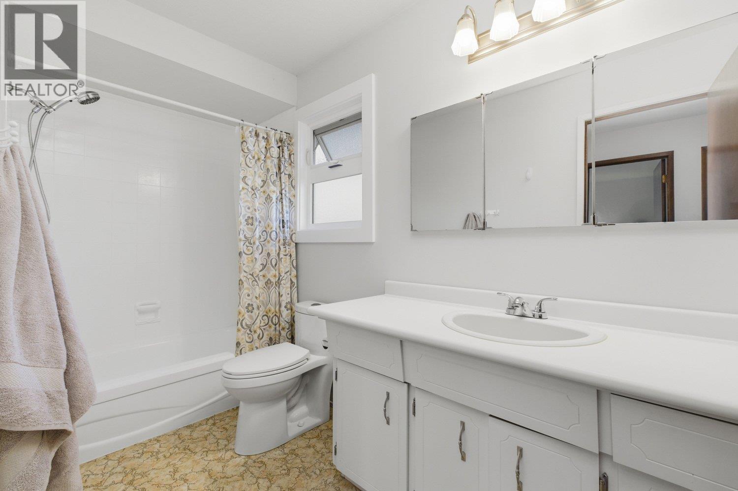 4677 56A STREET, Ladner