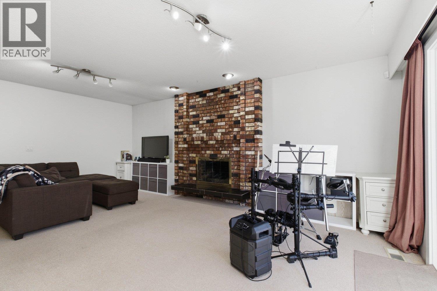 4677 56A STREET, Ladner