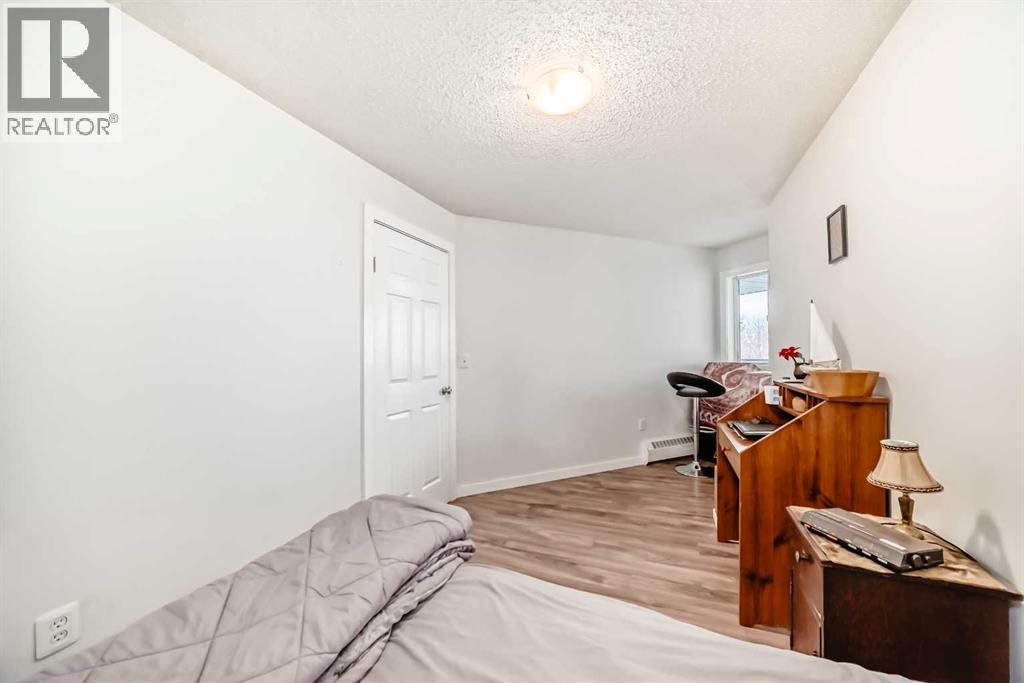 Single Family House for Sale in   Dover Point SE Dover Calgary 