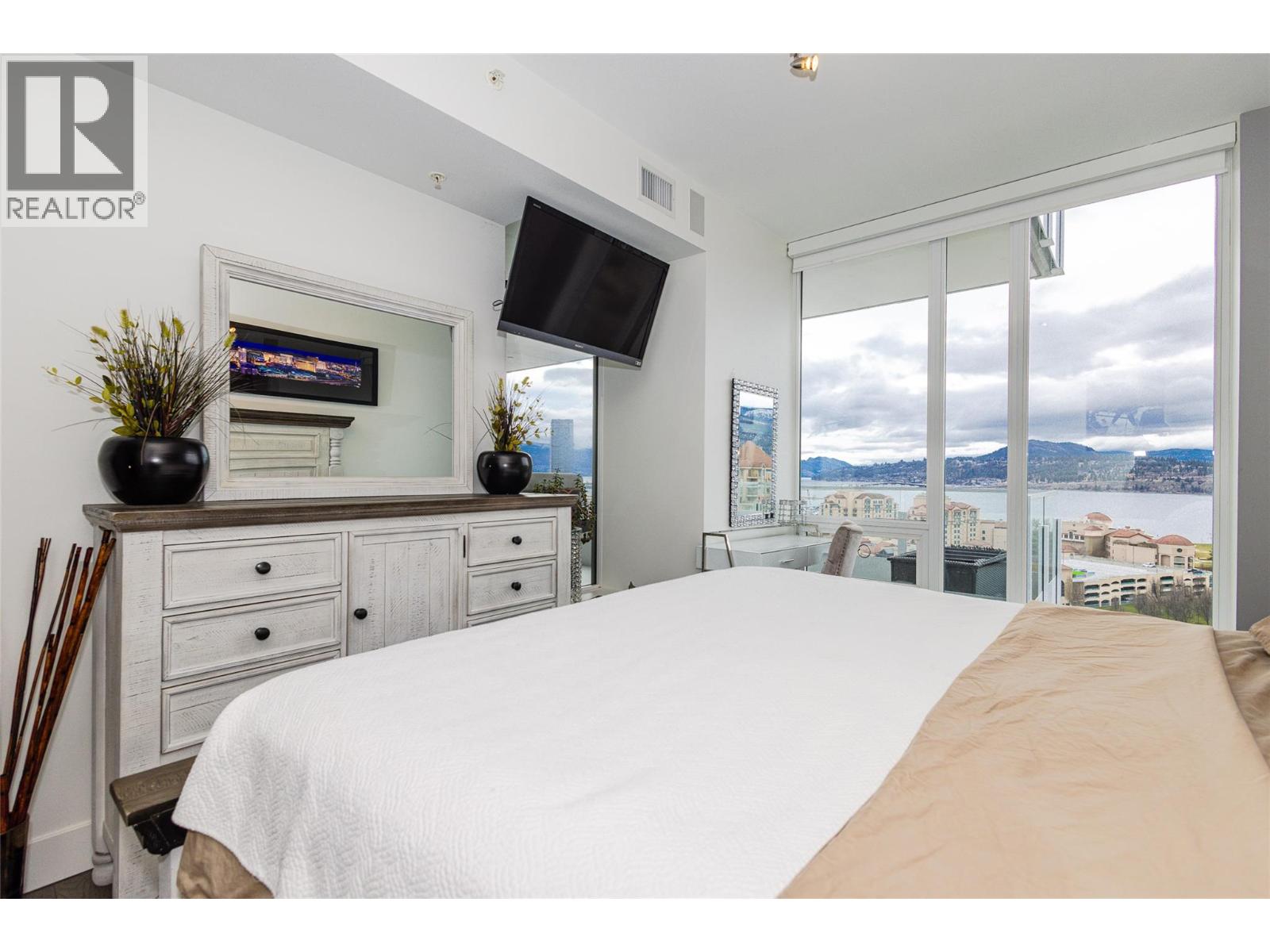 #1404 1191 SUNSET Drive - 22