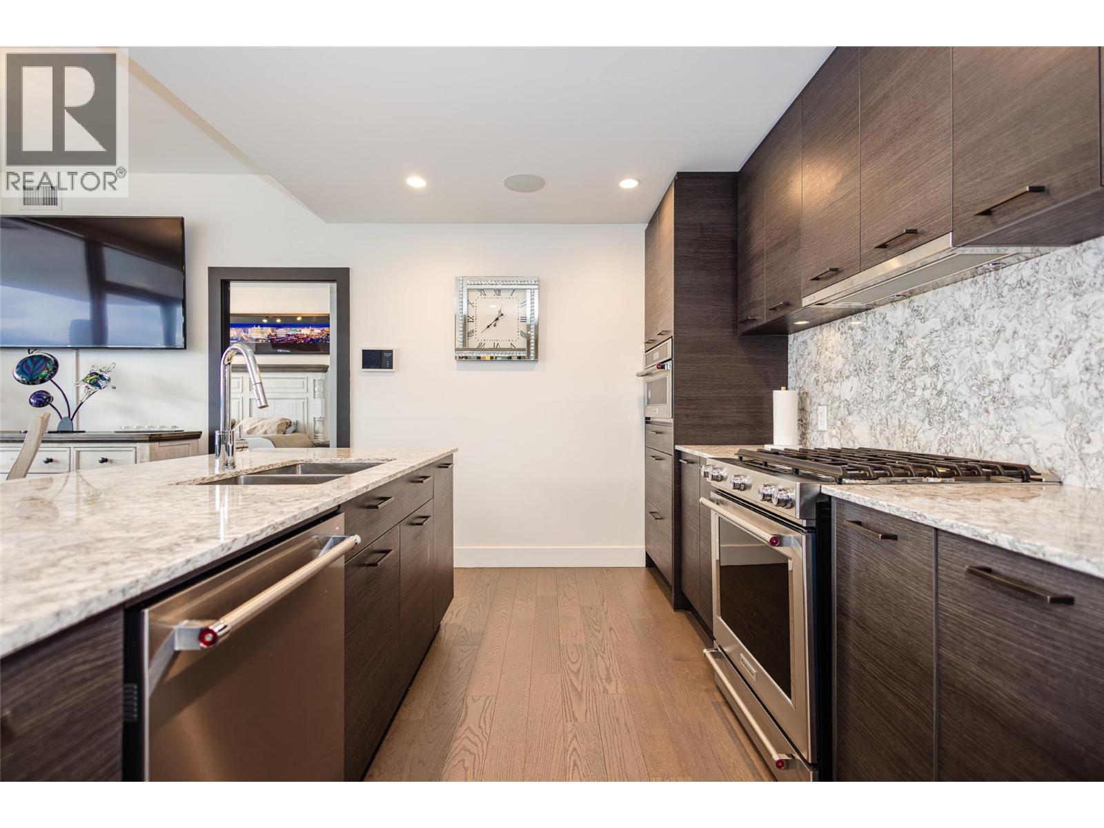 #1404 1191 SUNSET Drive - 9