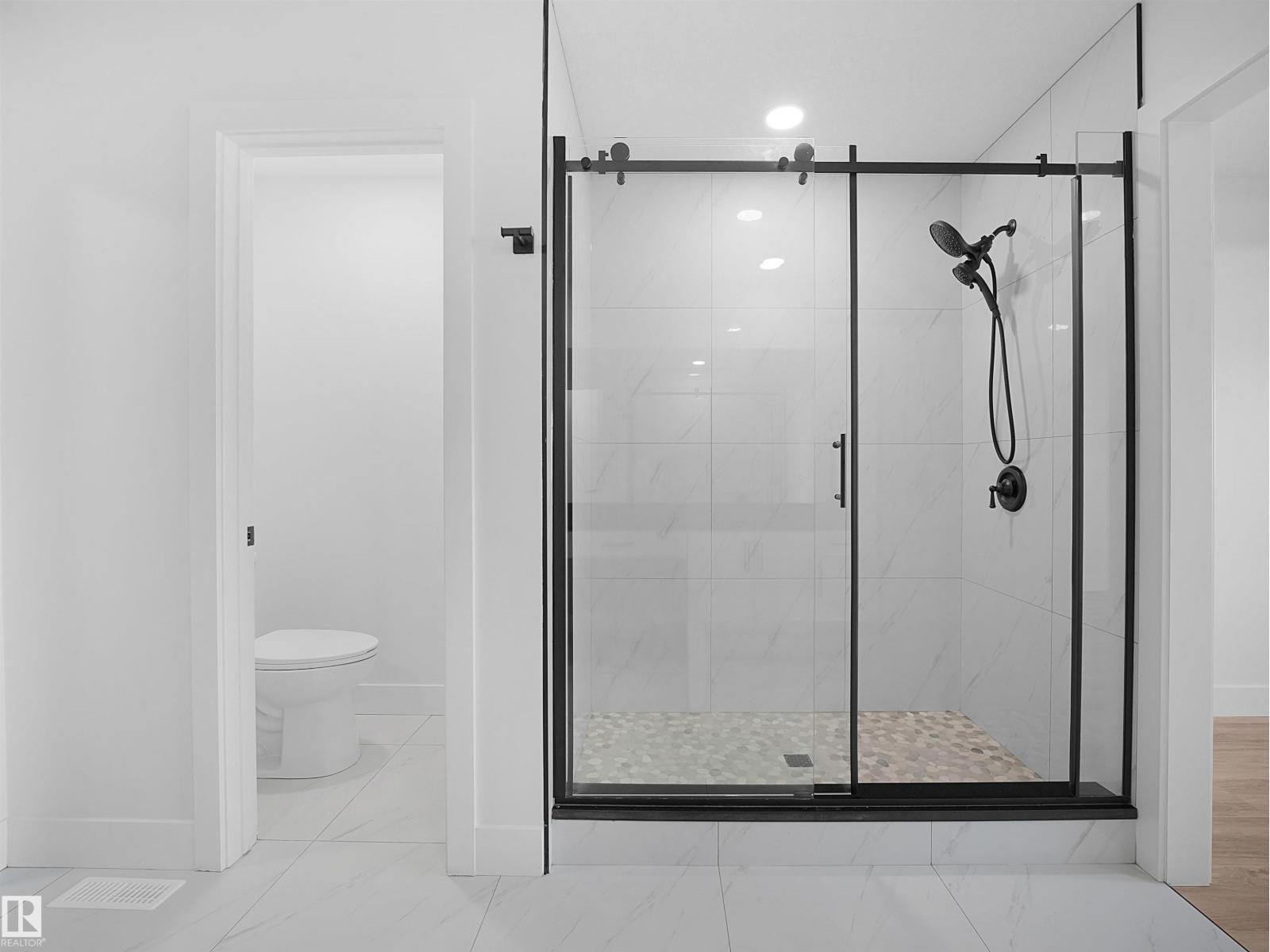 6907 169 AV NW, Edmonton