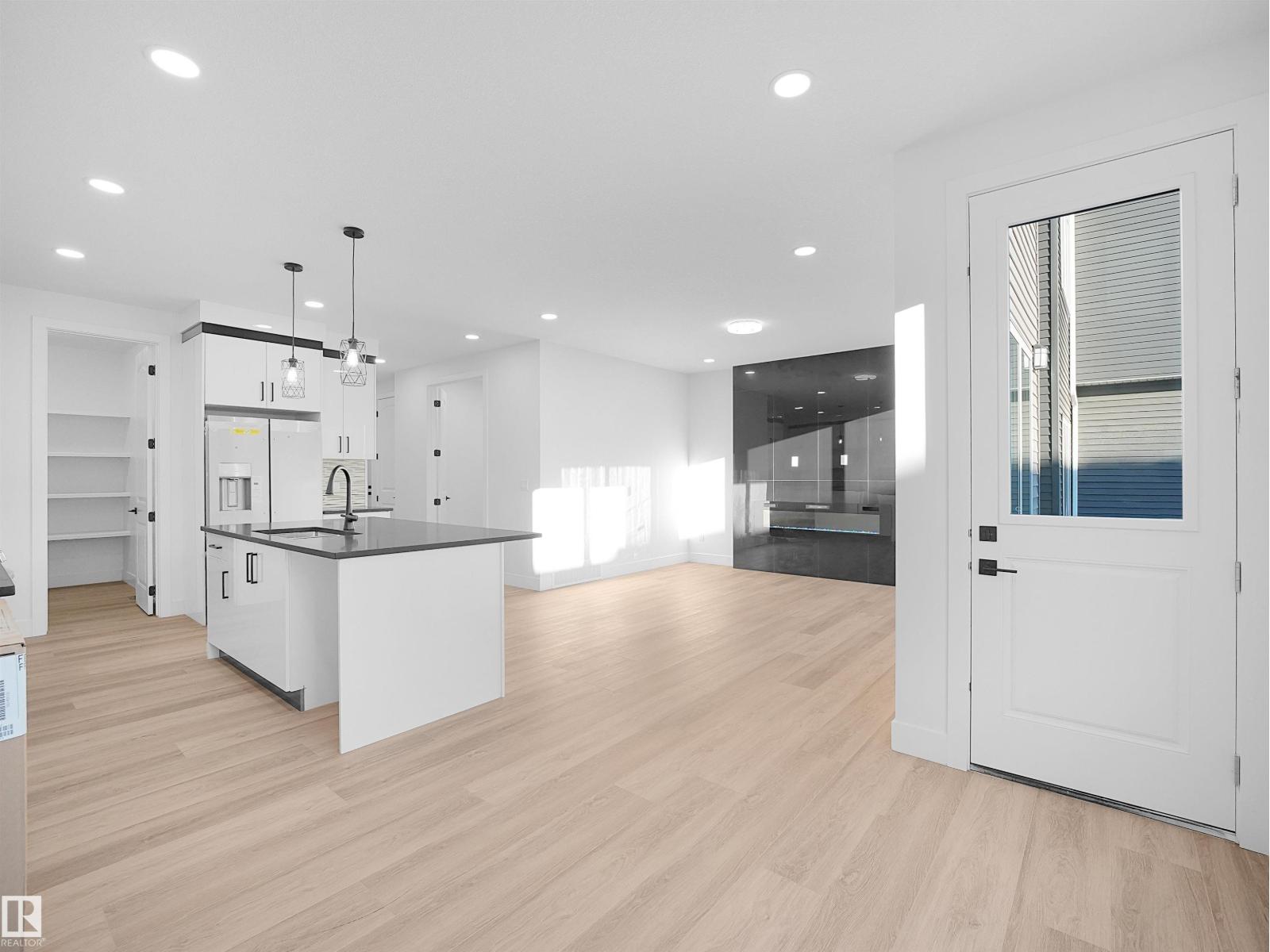 6907 169 AV NW, Edmonton