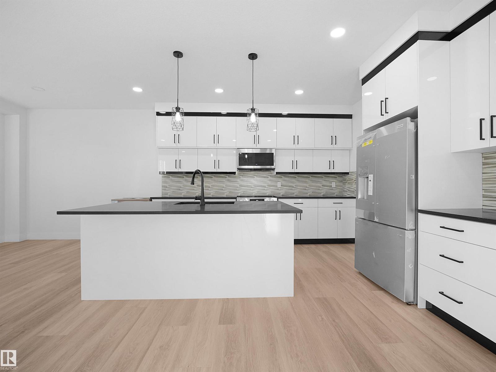 6907 169 AV NW, Edmonton