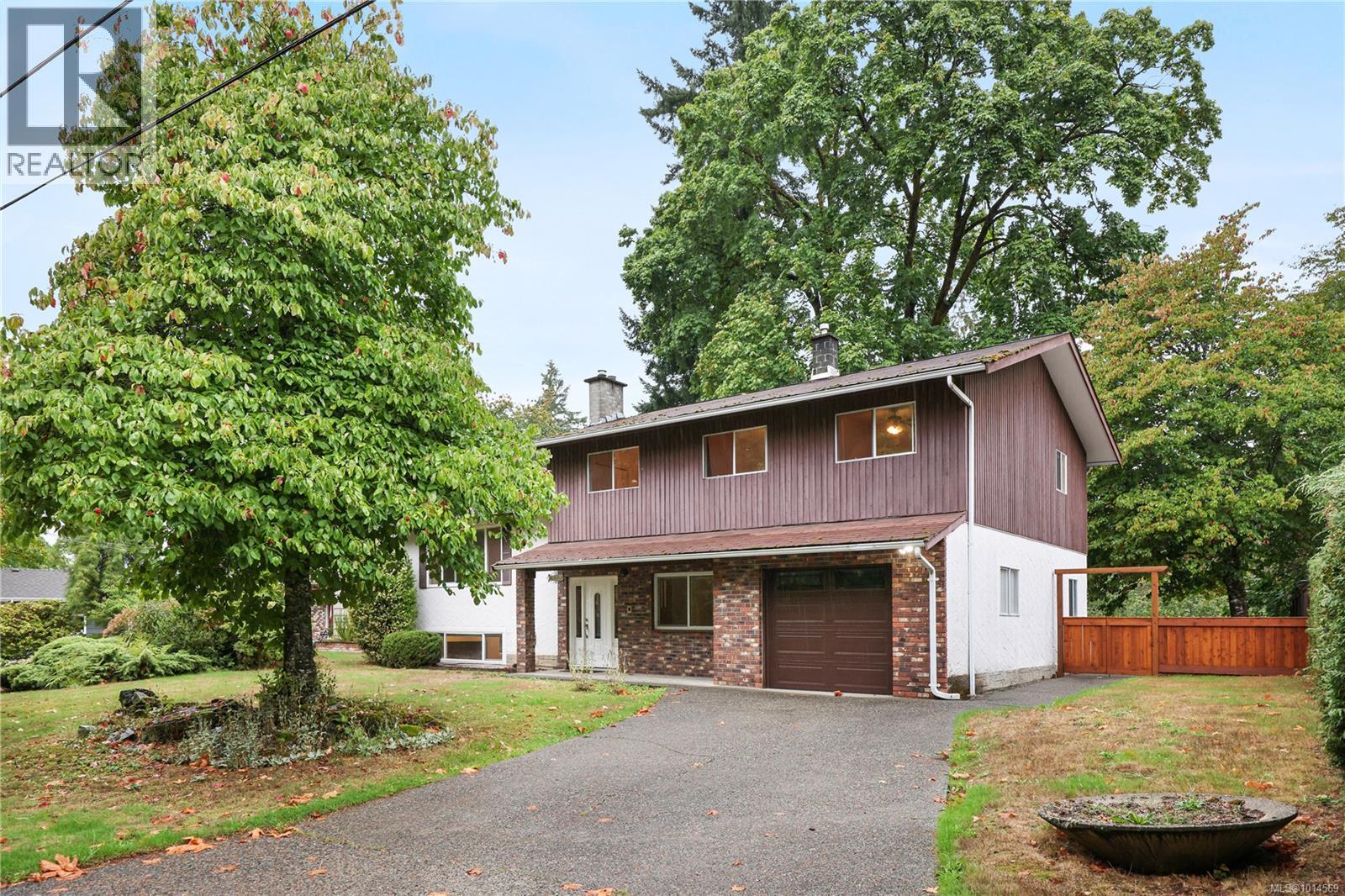 4513 Glenside Cres - Photo 2 of 40, Port Alberni, British Columbia