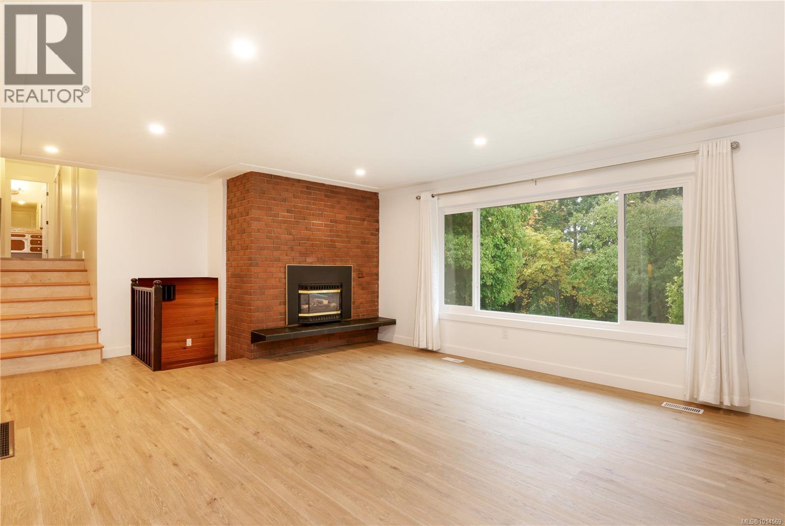 4513 Glenside Cres - Photo 4 of 40, Port Alberni, British Columbia