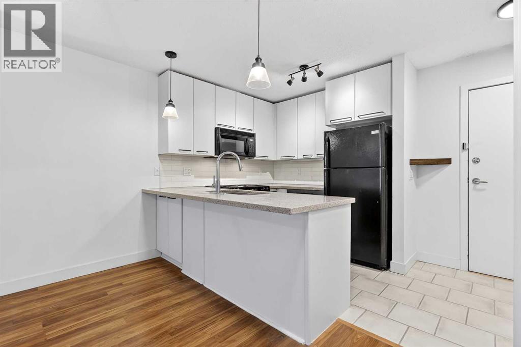 Single Family House for Sale in   Richard Court SW Lincoln Park Calgary 