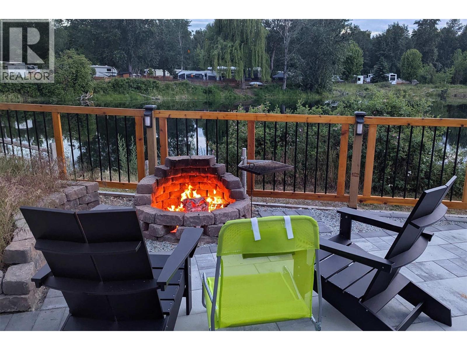 67 Cottonwood Drive - Photo 4 of 73, Lee Creek, British Columbia