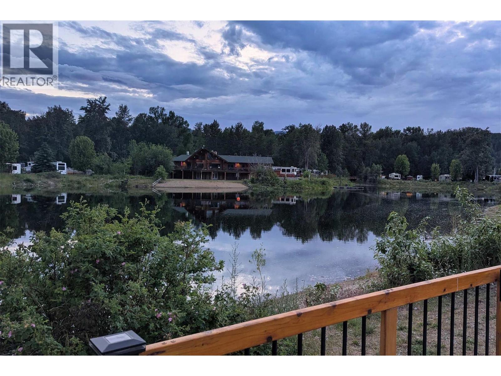 67 Cottonwood Drive - Photo 3 of 73, Lee Creek, British Columbia