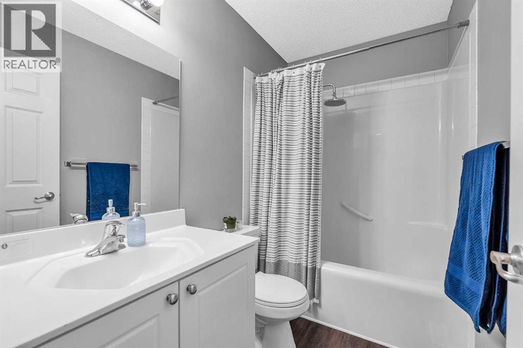 Single Family House for Sale in  Evansmeade Point NW Evanston Calgary 