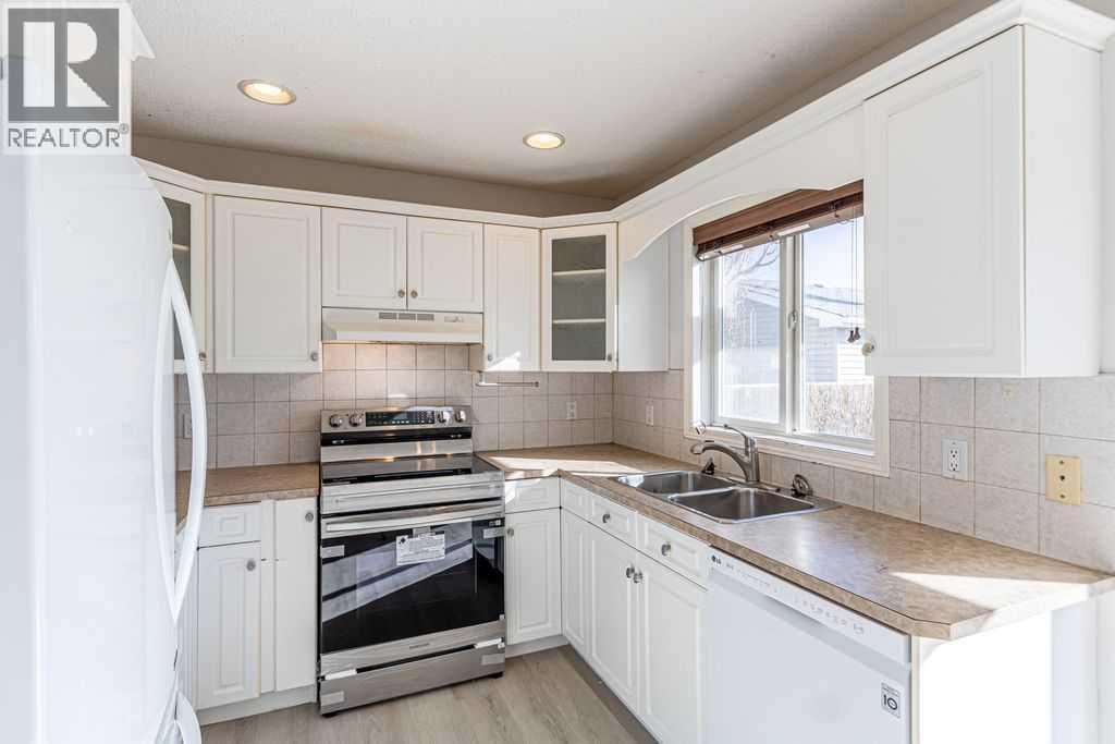 Single Family House for Sale in  Coville Gardens NE Coventry Hills Calgary 