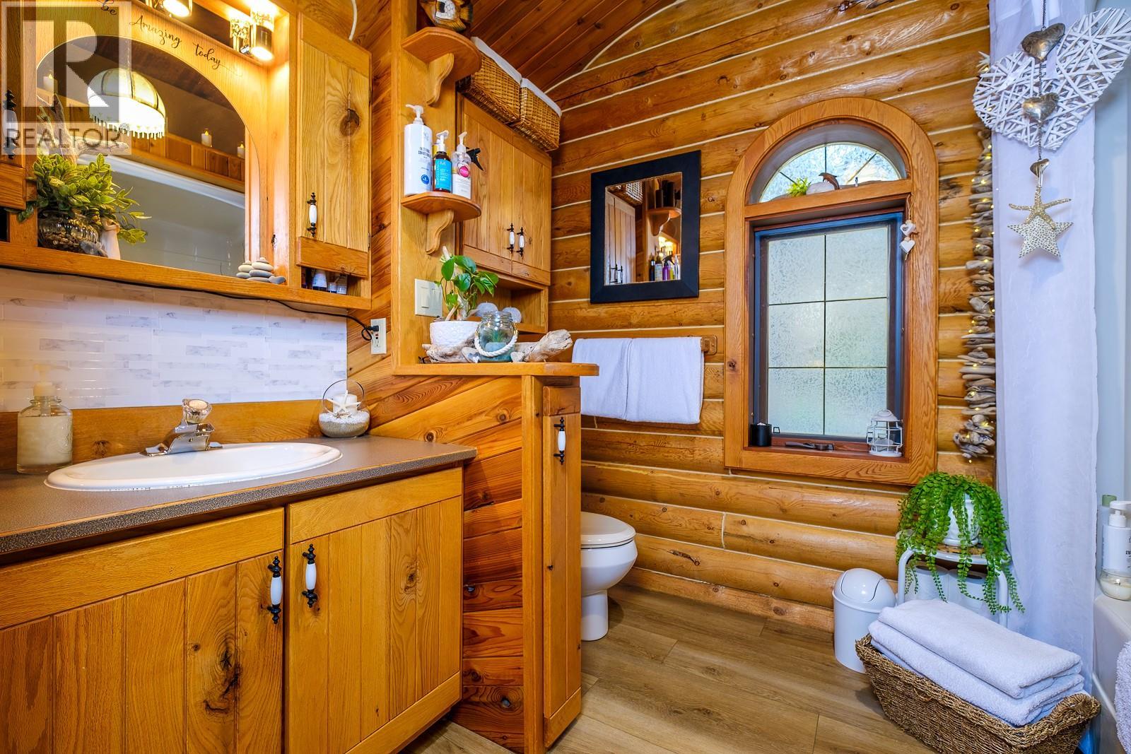 1851 Green Road, Fruitvale